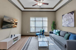 Cozy 2BR Near BOK Center - Gym, Pool, Free Parking